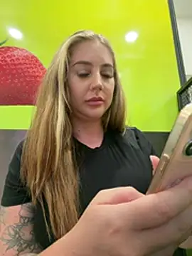Amiraxevans online show from July 24, 8:21 am