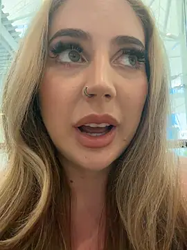 Amiraxevans online show from July 19, 6:22 am