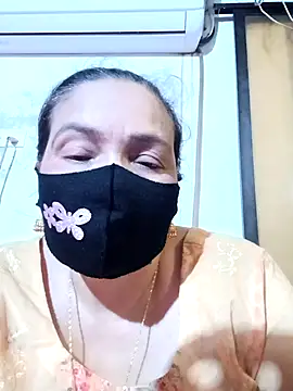 Snapshot of Moyna_1 chatting on October 17, 7:33 am Moyna 1 online show from October 17, 7:33 am