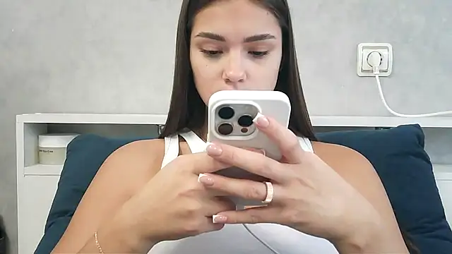 Snapshot of Nika_Verona7 chatting on October 16, 6:43 am Nika Verona7 online show from October 16, 6:43 am