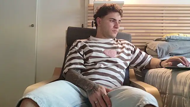 KevinWolf777 online show from March 19, 10:21 pm