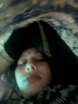 Snapshot of Ragni_bhargav chatting on February 9, 8:01 am Ragni bhargav online show from February 9, 8:01 am