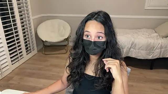 WinnieRin online show from November 24, 4:56 am