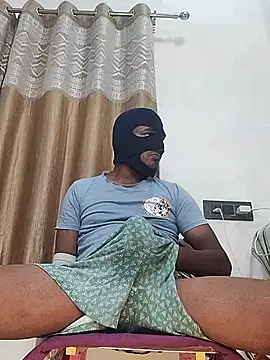 Snapshot of Mysterious_Prince chatting on November 21, 5:45 pm Mysterious Prince online show from November 21, 5:45 pm