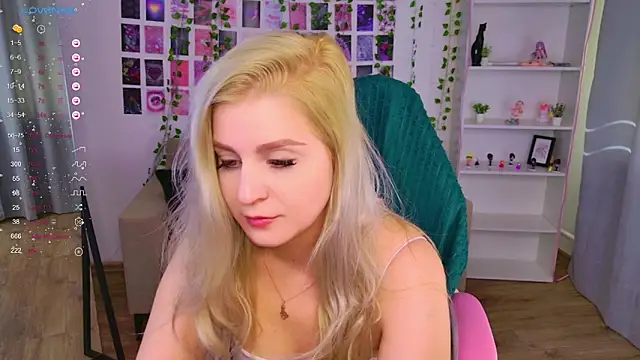 cold blondie online show from March 19, 7:19 am