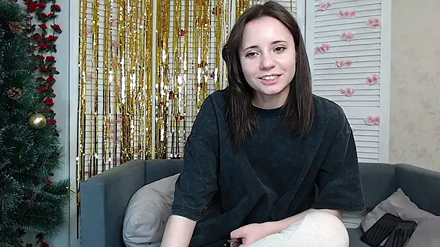 evaa here  online show from December 5, 8:02 am