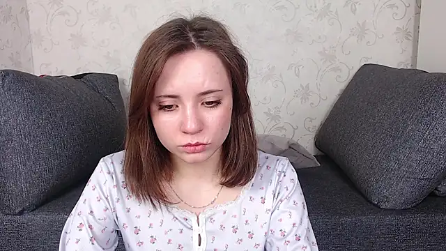 evaa here  online show from April 3, 8:10 am