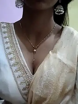 Snapshot of Jyoti-Love-143 chatting on November 5, 6:49 am Jyoti-Love-143 online show from November 5, 6:49 am