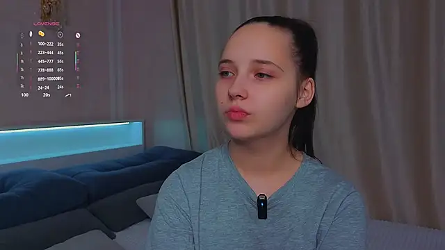 NadiaGnegy online show from November 3, 2:09 pm