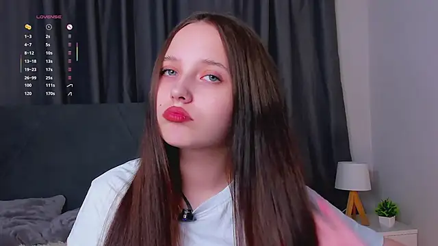 NadiaGnegy online show from October 29, 1:10 pm