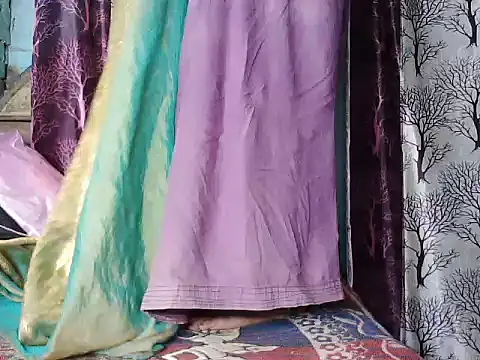 Snapshot of diksha--s chatting on November 4, 5:11 am diksha--s online show from November 4, 5:11 am