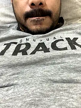 Handsome8677 online show from November 28, 11:27 pm