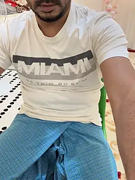 Handsome8677 online show from March 25, 9:41 am