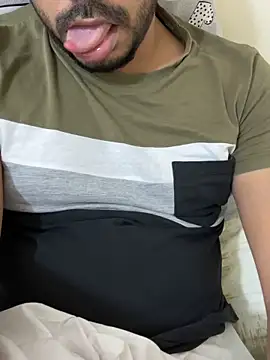 Handsome8677 online show from February 4, 8:26 pm