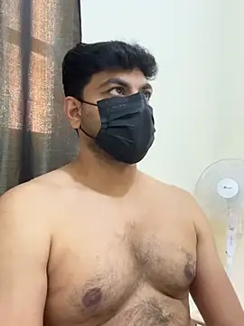 Handsome8677 online show from May 21, 12:35 pm