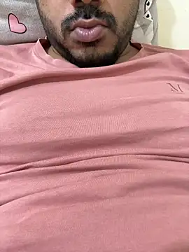 Handsome8677 online show from December 19, 1:31 am