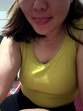 Snapshot of panda-bae chatting on November 9, 10:47 pm panda-bae online show from November 9, 10:47 pm