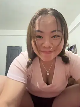 Snapshot of panda-bae chatting on October 26, 12:16 pm panda-bae online show from October 26, 12:16 pm