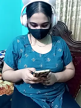 Porimoni22 online show from February 4, 9:10 pm