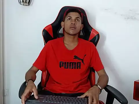 Snapshot of sexy_latin_cum chatting on October 15, 1:41 pm sexy latin cum online show from October 15, 1:41 pm