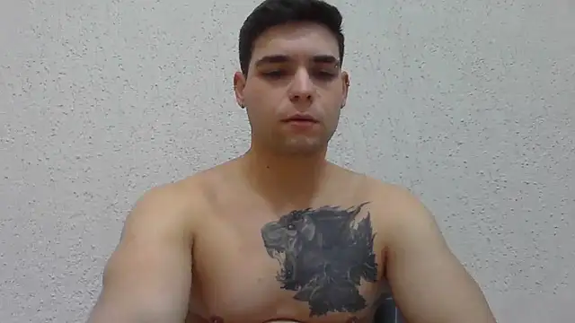Snapshot of Zure-xxx chatting on July 13, 11:48 pm Zure-xxx online show from July 13, 11:48 pm