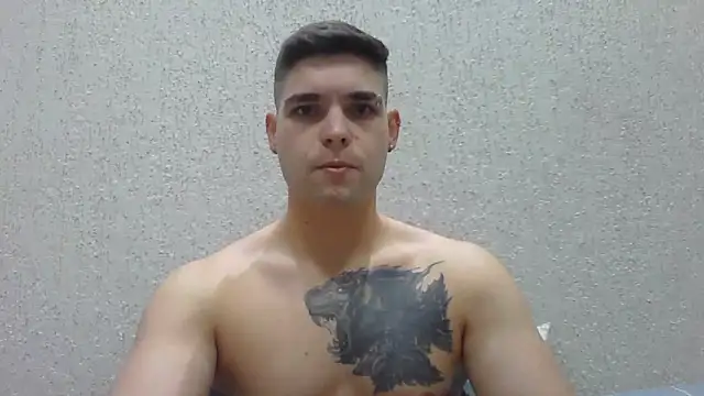 Snapshot of Zure-xxx chatting on June 17, 7:24 pm Zure-xxx online show from June 17, 7:24 pm