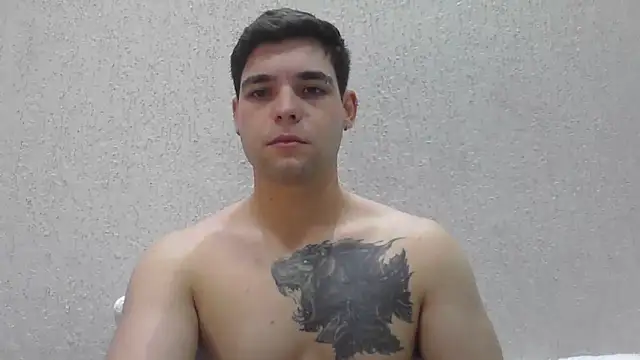 Snapshot of Zure-xxx chatting on June 12, 1:47 am Zure-xxx online show from June 12, 1:47 am