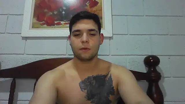 Snapshot of Zure-xxx chatting on July 21, 4:47 am Zure-xxx online show from July 21, 4:47 am