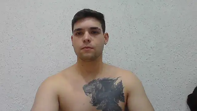 Snapshot of Zure-xxx chatting on July 10, 5:29 am Zure-xxx online show from July 10, 5:29 am