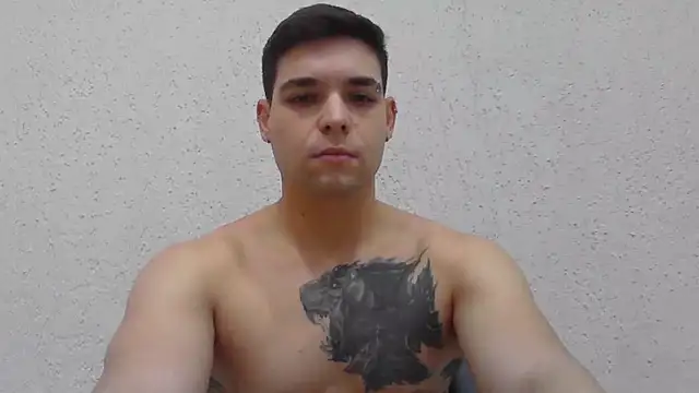 Snapshot of Zure-xxx chatting on July 12, 10:43 pm Zure-xxx online show from July 12, 10:43 pm