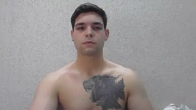 Snapshot of Zure-xxx chatting on June 14, 4:19 pm Zure-xxx online show from June 14, 4:19 pm