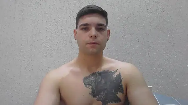 Snapshot of Zure-xxx chatting on June 29, 9:25 pm Zure-xxx online show from June 29, 9:25 pm