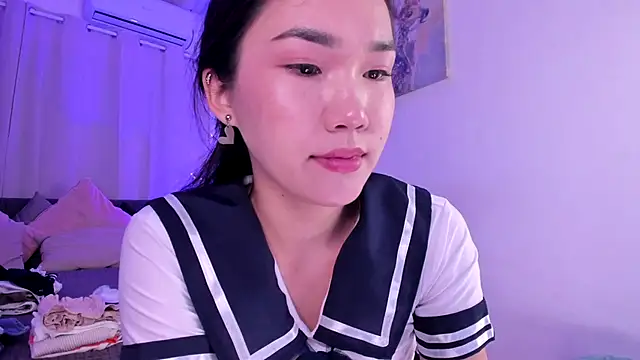 Divine Madeleine online show from May 13, 6:09 am