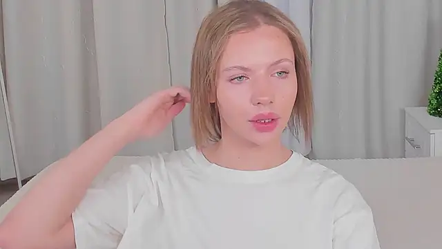 Snapshot of Keit_princess chatting on December 19, 7:44 am Keit princess online show from December 19, 7:44 am