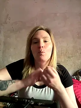 Snapshot of Andrea_h15 chatting on October 15, 2:03 pm Andrea h15 online show from October 15, 2:03 pm