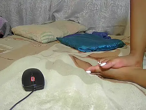 Snapshot of DoubleSpreadXX chatting on November 8, 7:28 pm DoubleSpreadXX online show from November 8, 7:28 pm