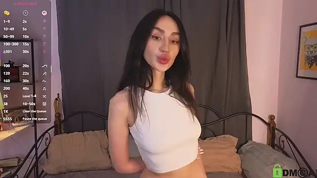 Snapshot of Marie_Long chatting on January 8, 6:25 pm Marie Long online show from January 8, 6:25 pm