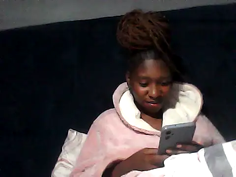 Snapshot of sexysmalldaily04 chatting on October 17, 8:10 pm sexysmalldaily04 online show from October 17, 8:10 pm