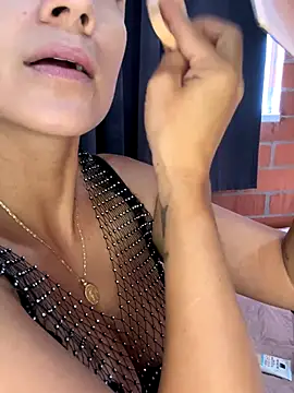 Snapshot of valentina_herrrera chatting on November 16, 3:28 pm valentina herrrera online show from November 16, 3:28 pm