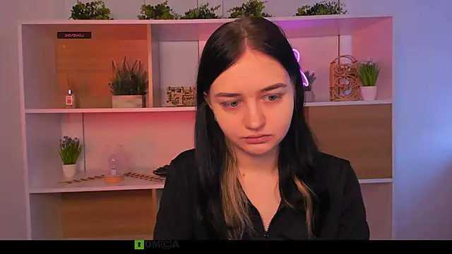 miki ti online show from October 25, 8:35 am