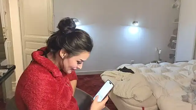 Lailawick online show from December 13, 8:59 pm