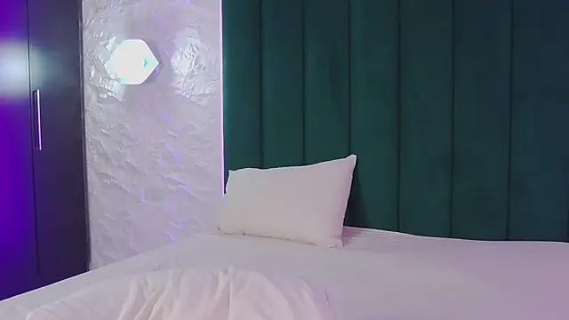 AliceLune online show from March 1, 1:11 pm