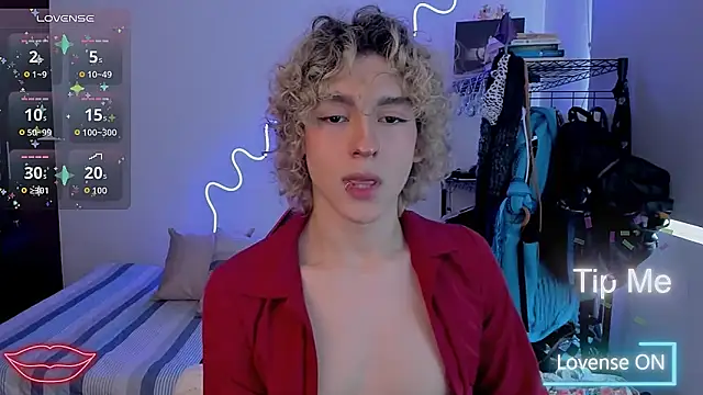 Lyric Mirage online show from November 18, 8:12 pm