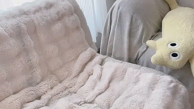 lsevenlll online show from February 19, 6:54 am