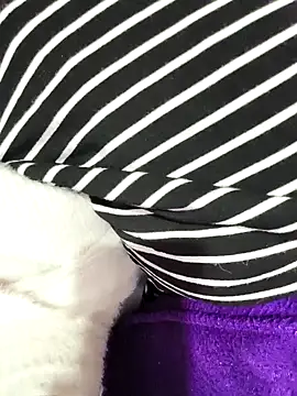 Anshika1431 online show from December 19, 3:32 am