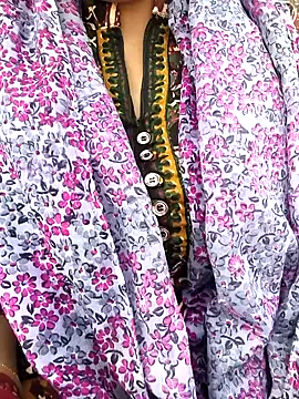 Anshika1431 online show from December 15, 6:52 am