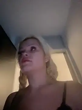 CherryXOX- online show from November 19, 5:18 am