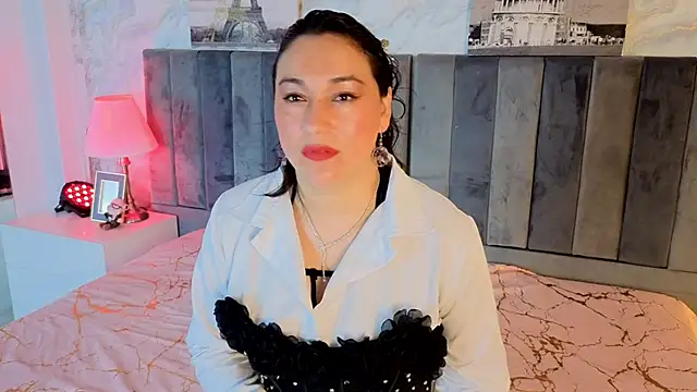 Elizabeth bennett 6 online show from January 5, 6:11 pm