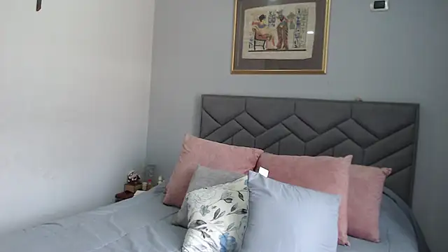 Elizabeth bennett 6 online show from April 8, 6:53 pm