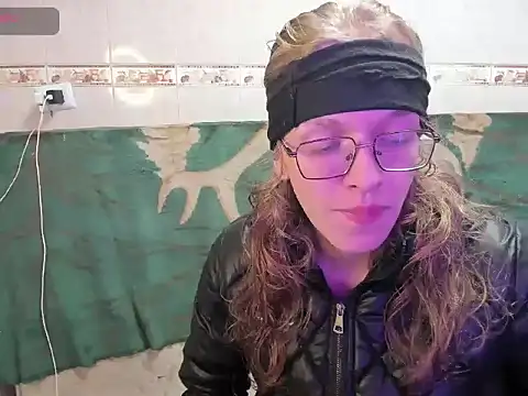 Snapshot of Bookjinn chatting on March 4, 2:30 am Bookjinn online show from March 4, 2:30 am